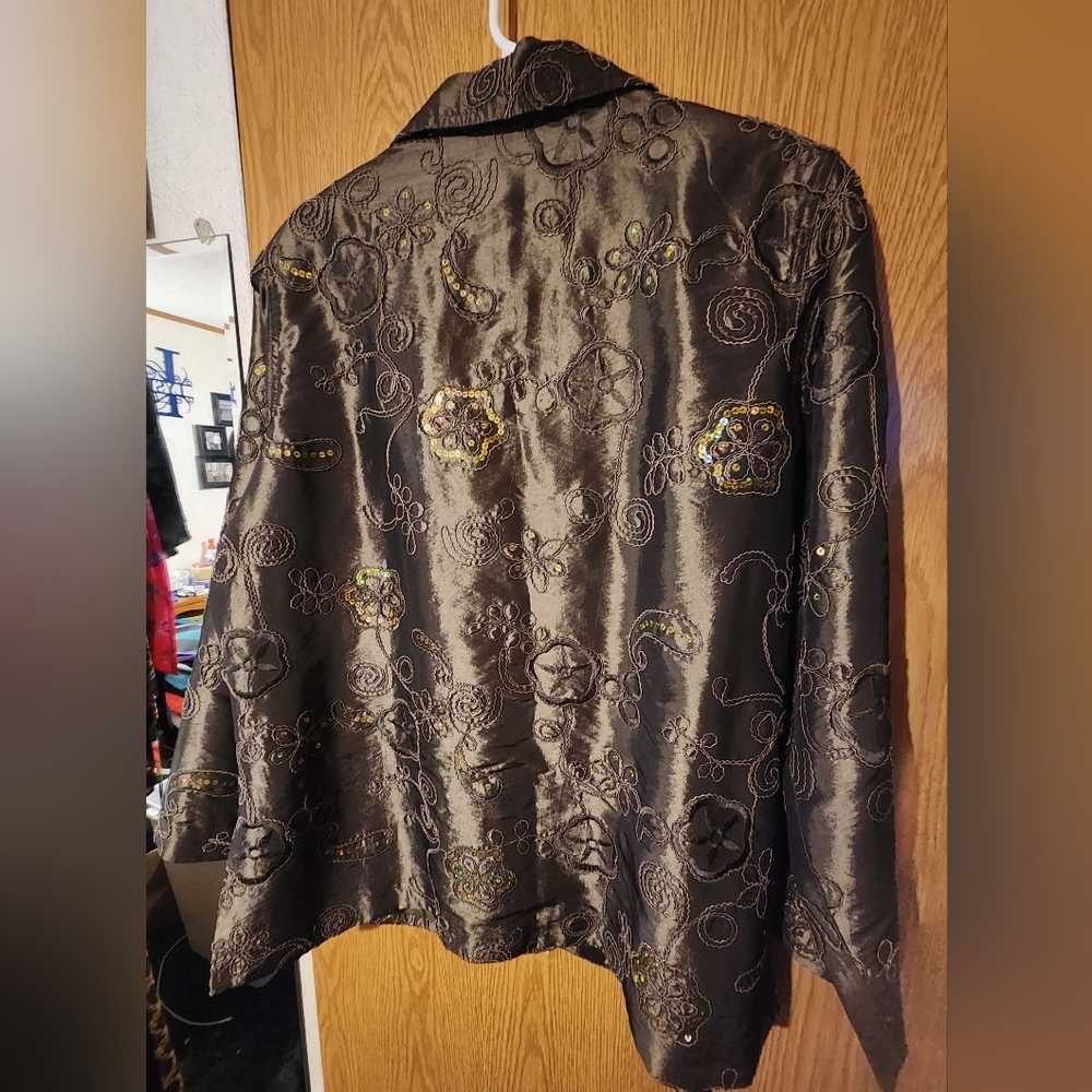 Embroidered Brown Jacket With Sequines - image 5